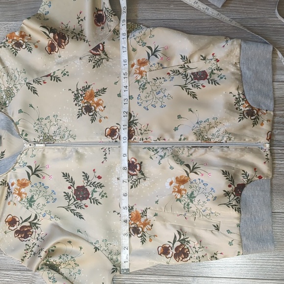 Vero Moda Floral Printed Satin Bomber Jacket S - Picture 3 of 7
